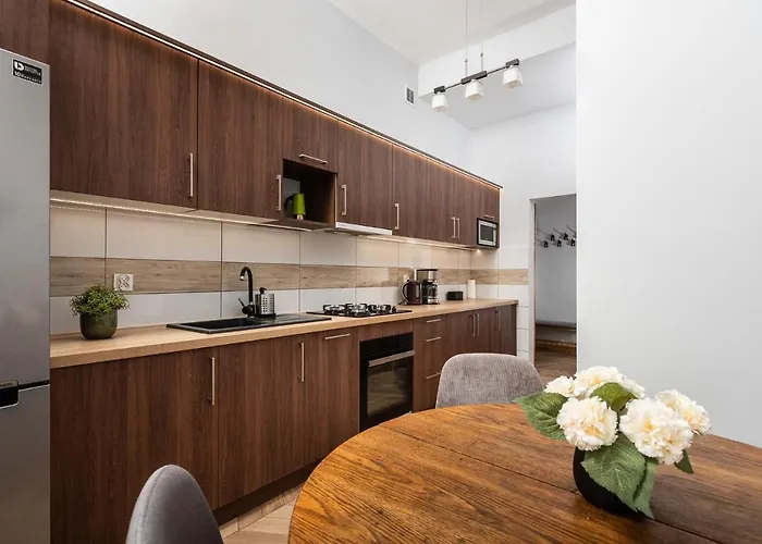 Classy Old Town - By Upstairs